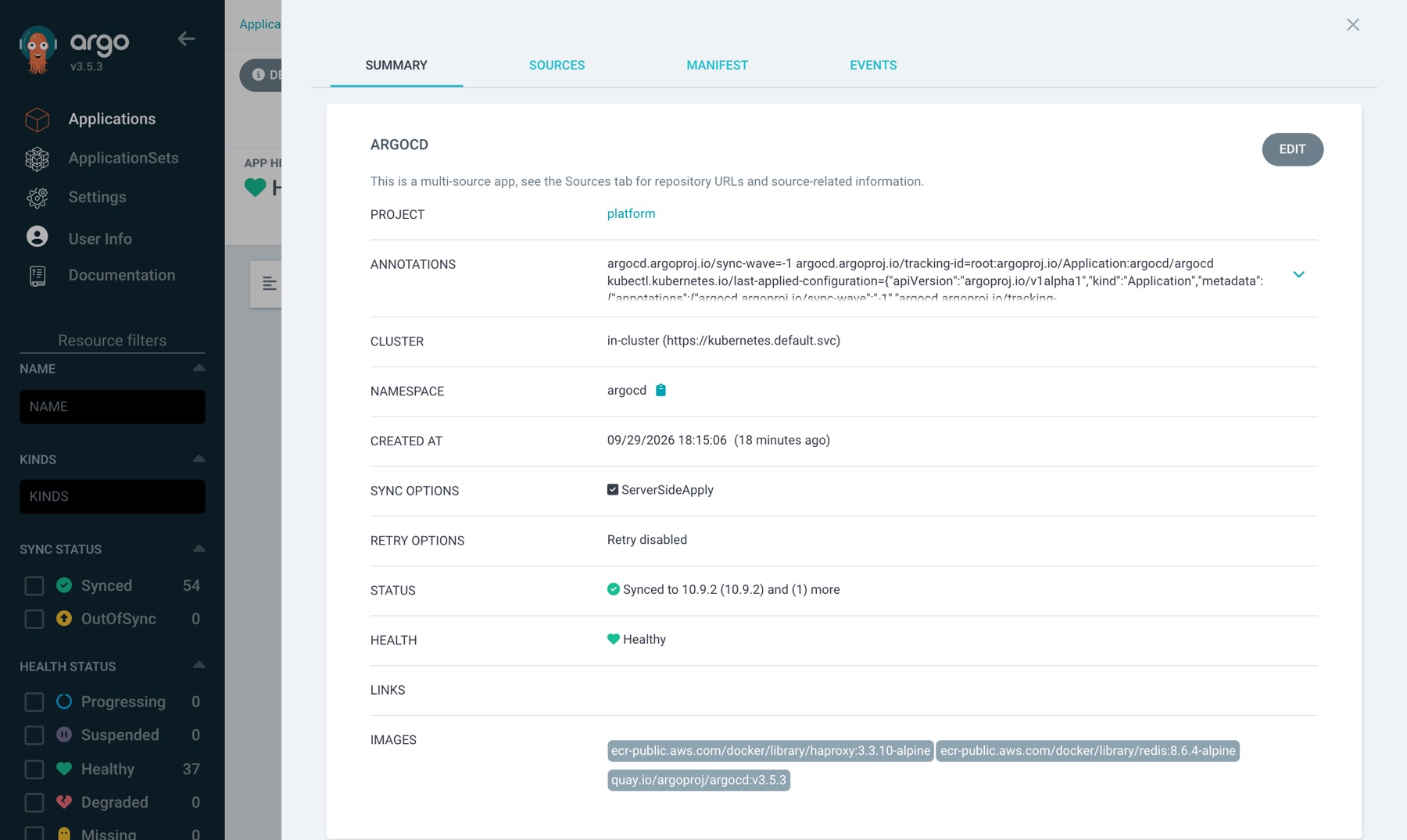 argocd Application'ının Details paneli: multi-source app, platform projesi, ServerSideApply, Synced/Healthy, image listesi